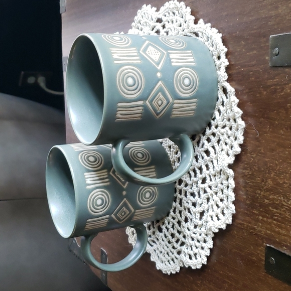 Vintage Pottery Barn Aztec Sgraffito Bongo Green Mugs - Picture 9 of 9
